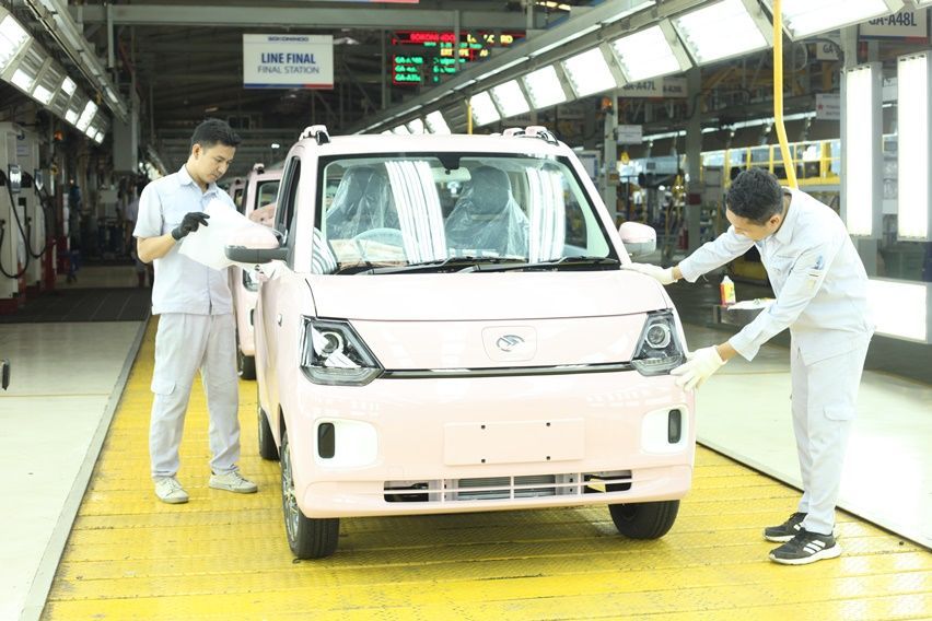 Mobil Listrik Seres E1 Mulai Proses Produksi di Pabrik Cikande