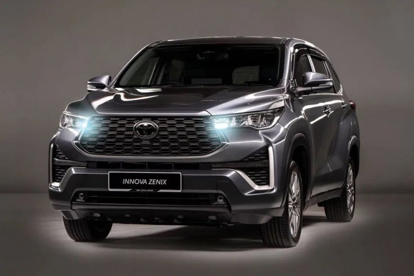 Toyota Innova Zenix
