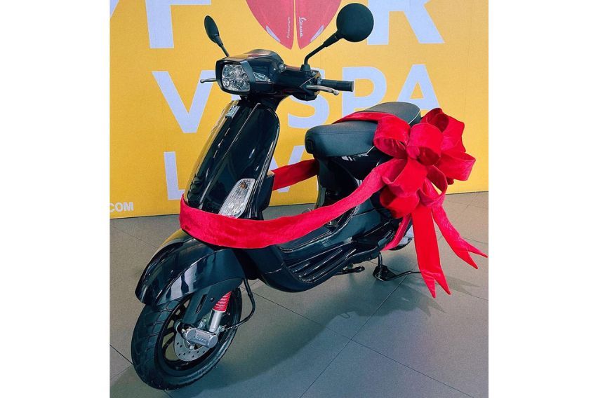 Yeng Constatino's Vespa S 125 (1)