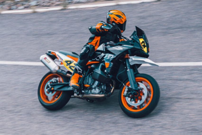 2024 KTM 890 SMT