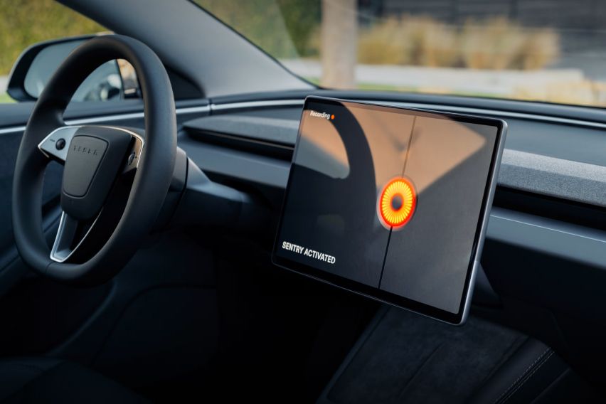 Tesla 3 FEATURES