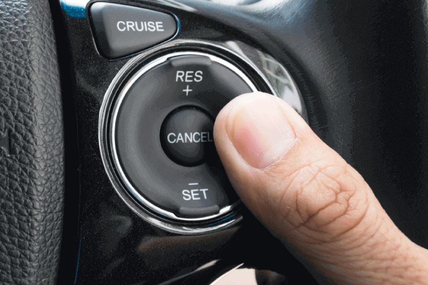 Cruise Control A comprehensive guide; meaning, pros & cons, usage