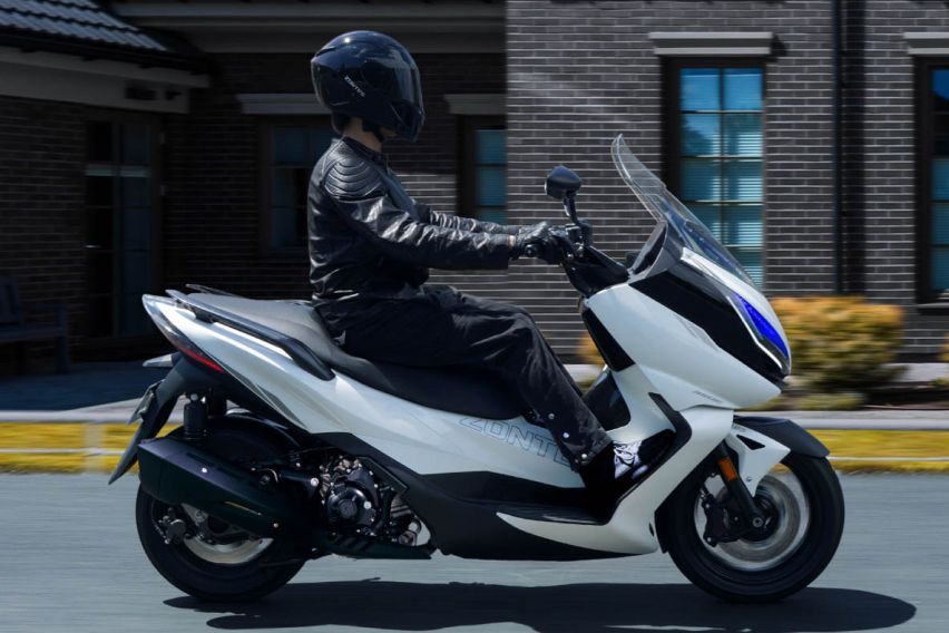 Zontes E125 maxi-scooter 