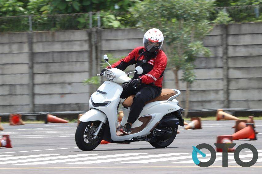 First Ride Honda Stylo 160: Desain Retro Tapi Ada Rasa yang Sama