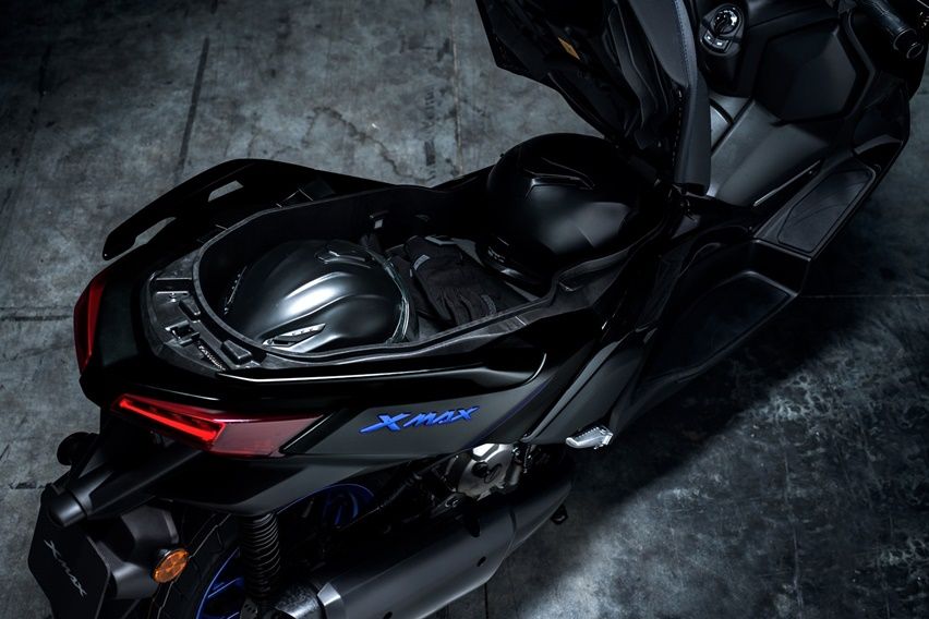 Yamaha XMax Premium Black