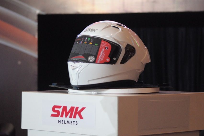 Helm SMK Stellar Sport