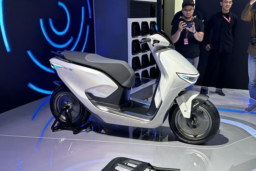 IIMS 2024: AHM Memperkenalkan Skuter Listrik Honda SC e: Concept