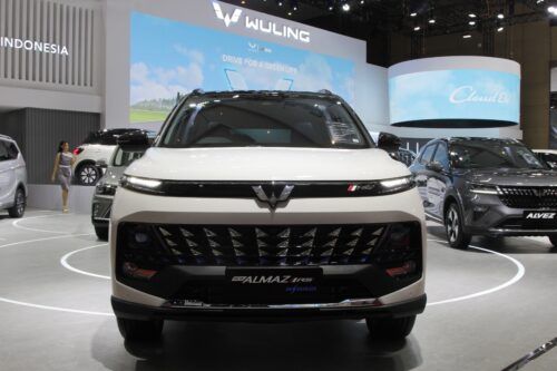 New Wuling Almaz RS Pro Hybrid Tetap Tampil di IIMS 2024 Demi Goda Konsumen SUV 7-penumpang