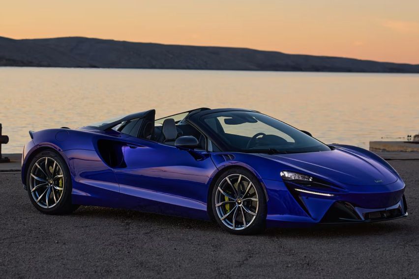 McLaren Artura Spider