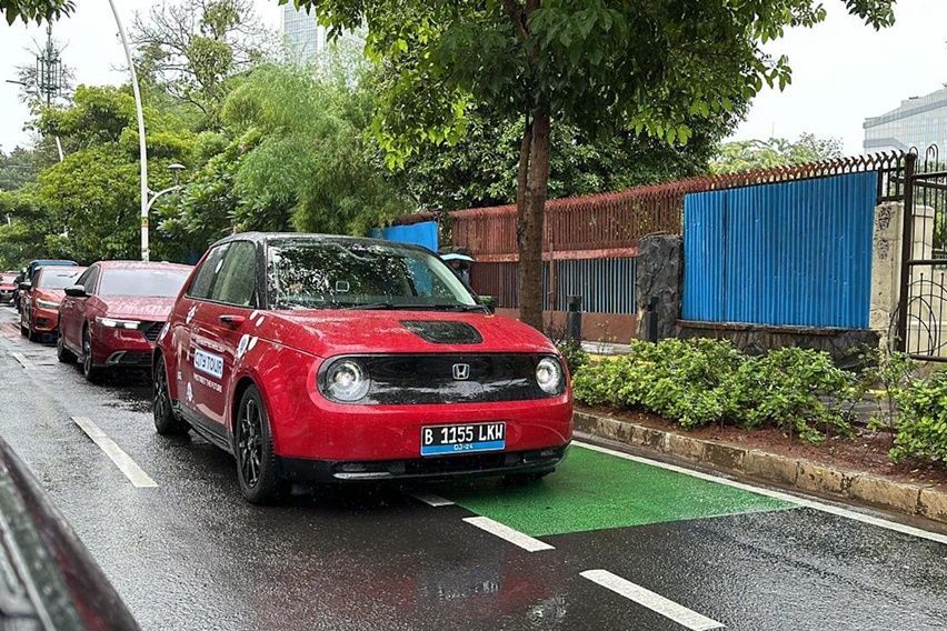 Berselancar Senyap Bareng Mobil Elektrifikasi Honda, Kunjungi Lokasi Bersejarah Jakarta