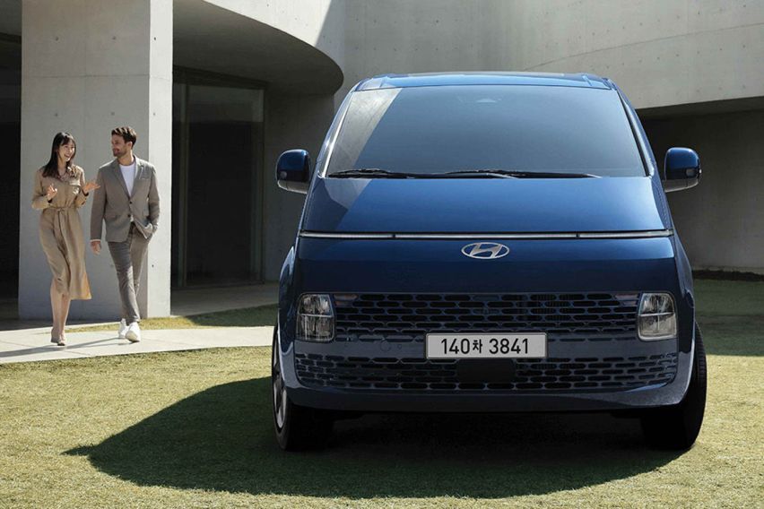 2024 Hyundai Staria Hybrid