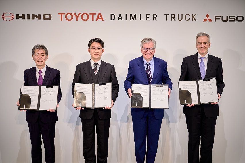 Hino, Toyota, Daimler, Fuso merger from Toyota 1