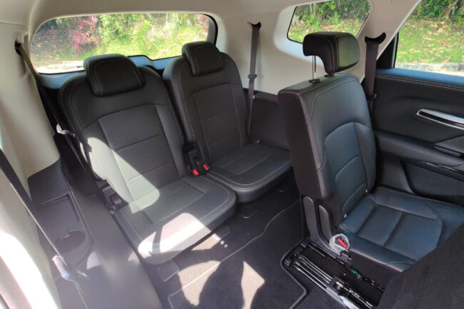 Proton X90 third row seats Premium