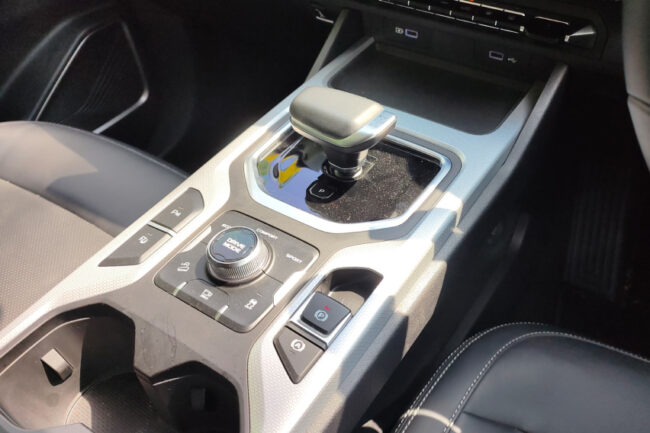 Proton X90 controls