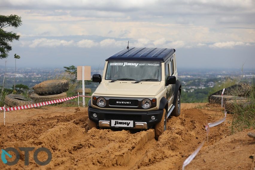 Suzuki Jimny 5 door off-road