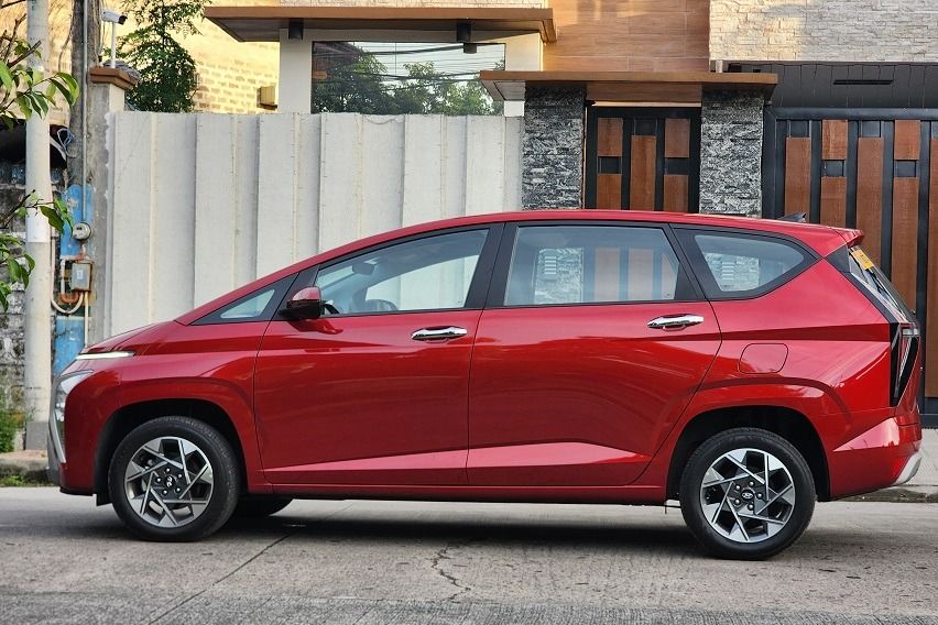 Hyundai Stargazer GLS Premium