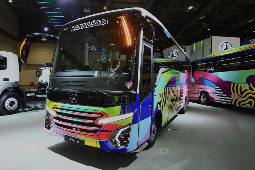 Ada Bus Grafiti di Lantai Pameran Mercedes-Benz di GIICOMVEC 2024