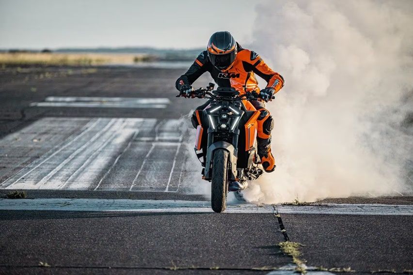 KTM 1390 Super Duke R Evo