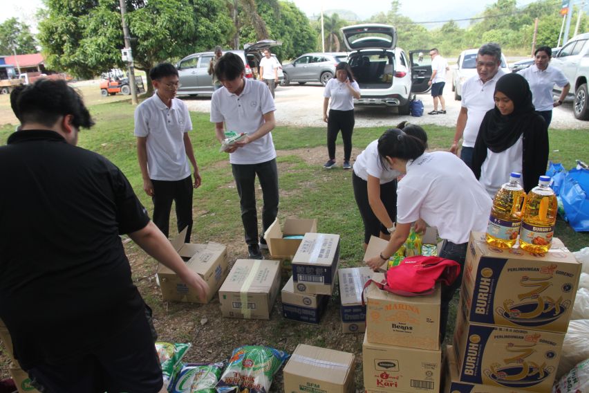 Mercedes-Benz Malaysia supports Orang Asli communities