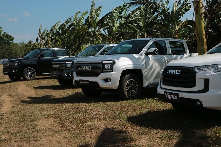 JMC Pickup Trucks from Juan Paulo Papa