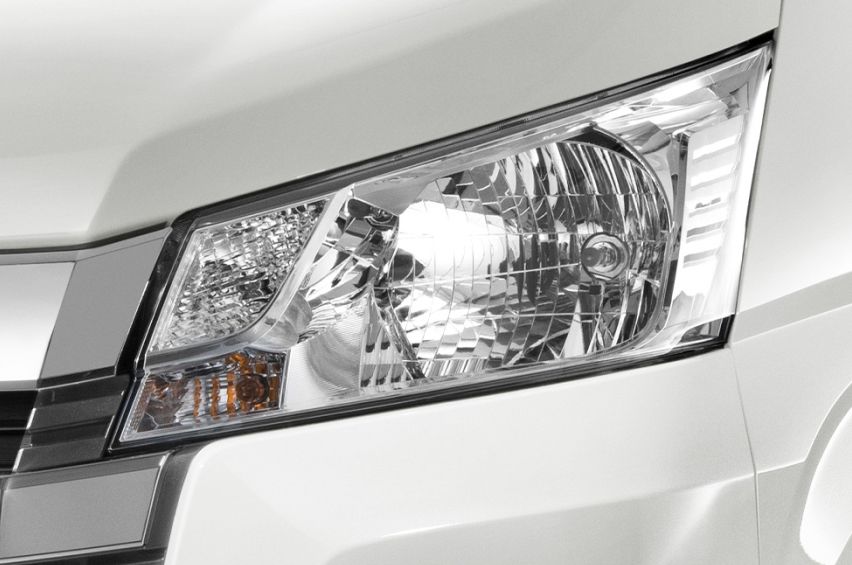  Toyota Hiace SLWB 10-seater van 