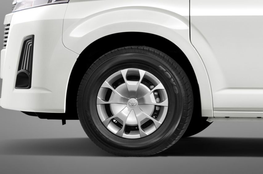  Toyota Hiace SLWB 10-seater van 