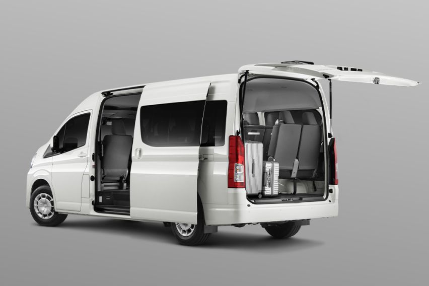  Toyota Hiace SLWB 10-seater van 