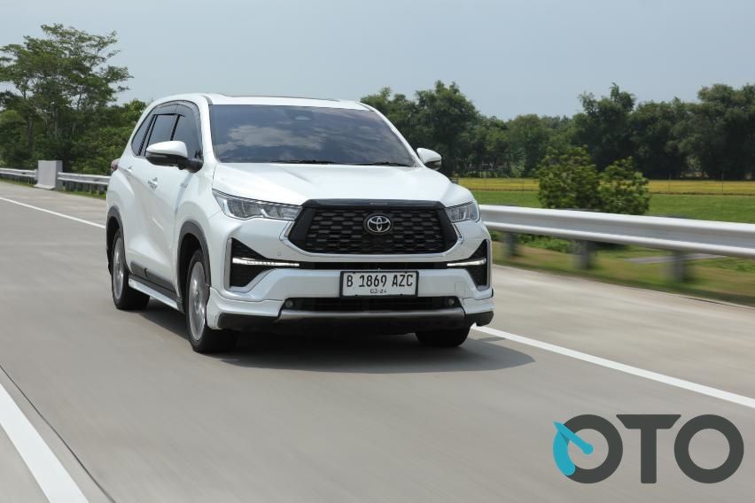 toyota innova zenix hybrid