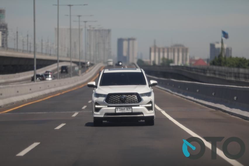 Toyota Innova Zenix Q HEV