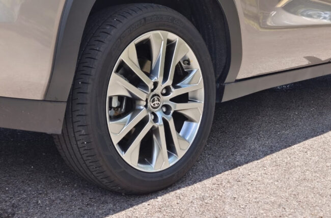 Toyota Zenix Hybrid wheels