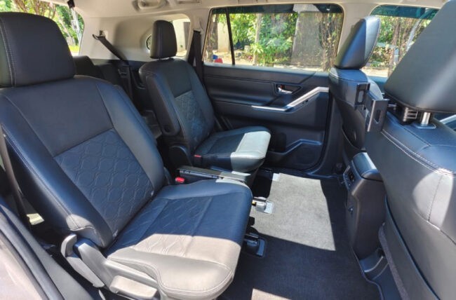 2024 Toyota Innova Zenix hybrid 2nd row seats