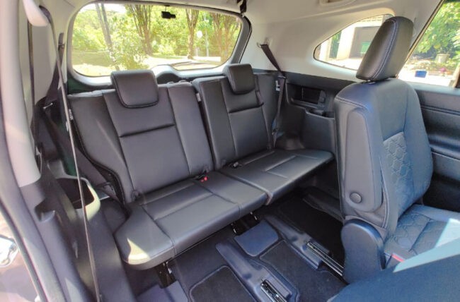 Toyota Innova Zenix hybrid 3rd row seats