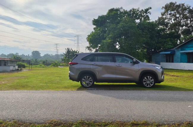 Toyota Zenix hybrid Hari Raya