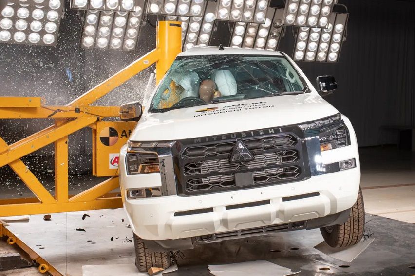 Mitsubishi Triton ANCAP 1
