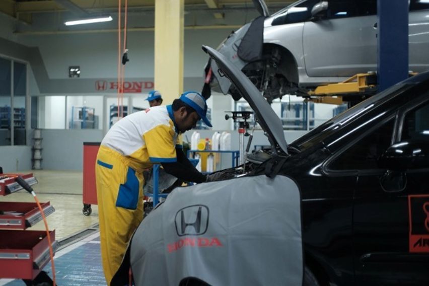 Diler mobil bekas Honda Palu