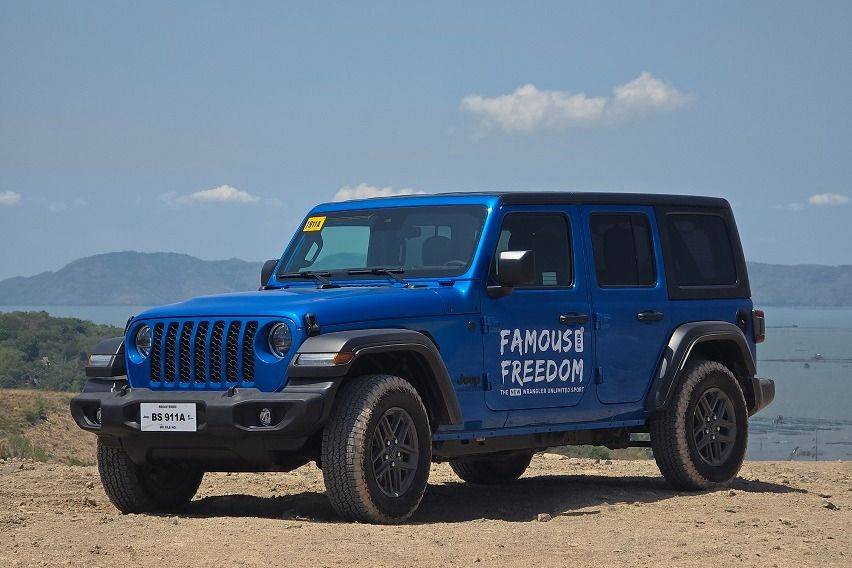 Jeep Wrangler 4-Door Sport