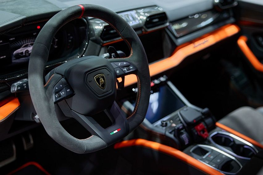 Lamborghini Urus SE at Auto China 2