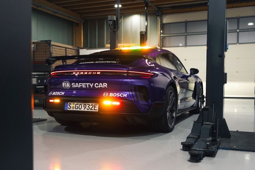 Porsche Taycan Formula E Safety Car 2