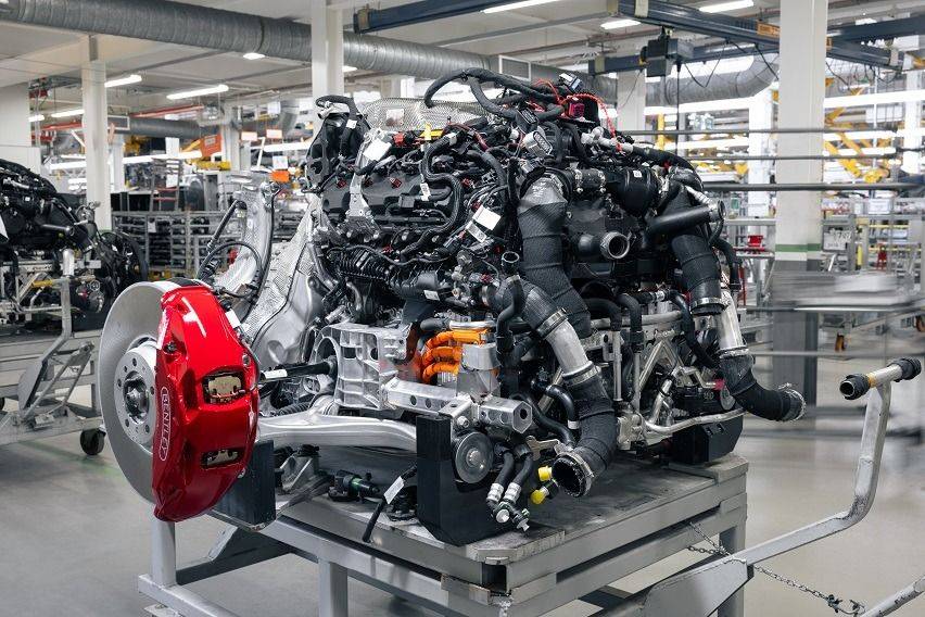 End of an era: Bentley to replace W12 engine with V8 hybrid mill