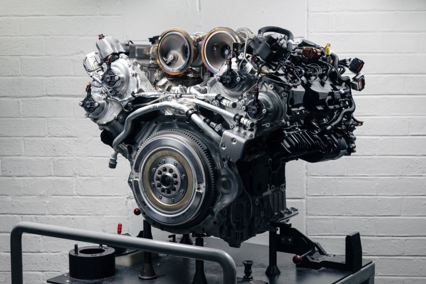 Bentley จะเปลี่ยนเครื่องยนต์ W12 เป็น V8 ไฮบริด 750 แรงม้า
