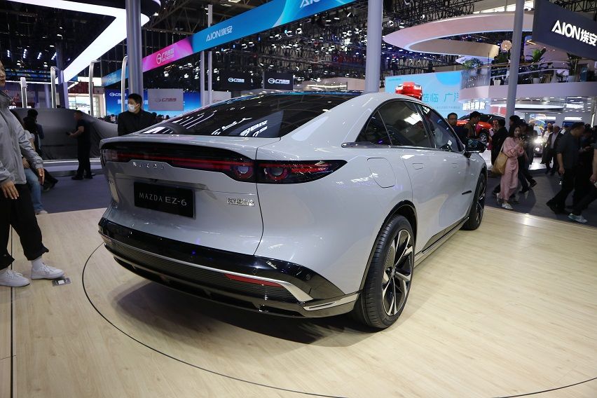 Mazda EZ-6 at Auto China by Juan Paulo Papa 2