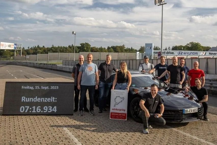 ปอร์เช่เตรียมเปิดตัวรถสปอร์ตไฮบริด 911 รุ่นแรก