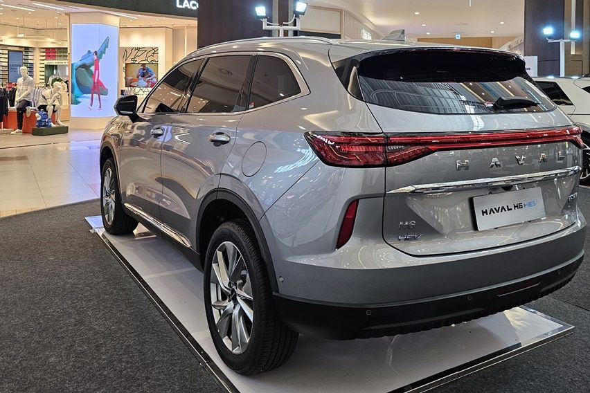 OTO mall exhibition GWM Haval H6 HEV AEON BSD