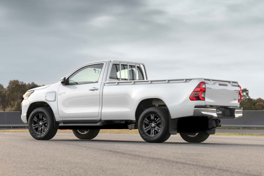 การทดสอบ Toyota Hilux EV เริ่มขึ้นแล้ว