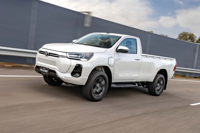 การทดสอบ Toyota Hilux EV เริ่มขึ้นแล้ว