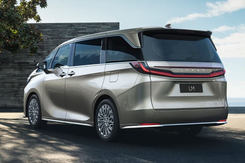 2024 Lexus LM