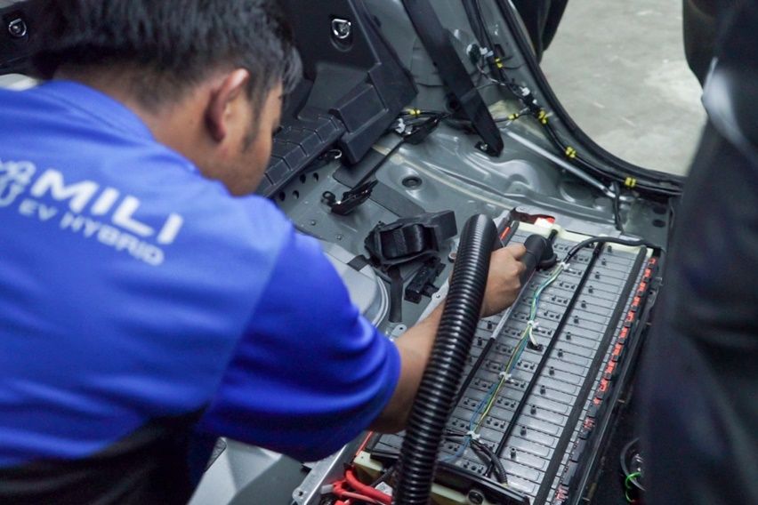 Bengkel Dokter mobil DOMO Hybrid EV