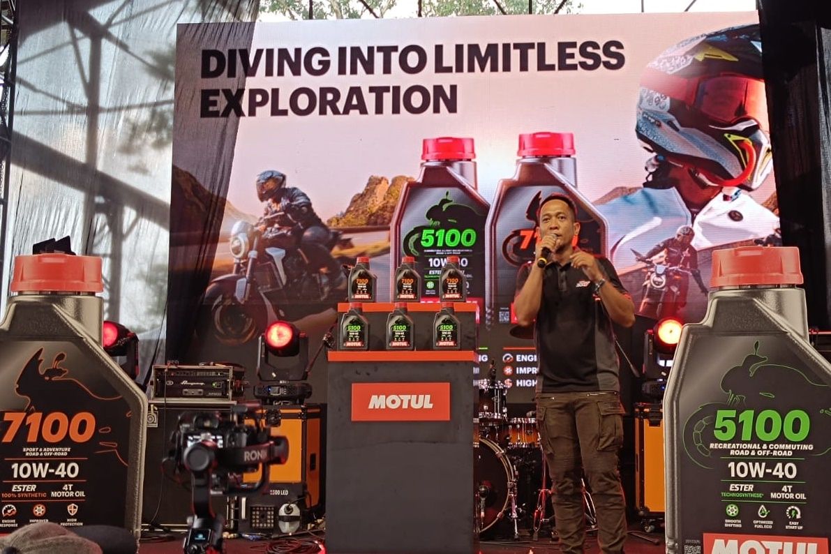 Oli motor Motul 7100 dan 5100