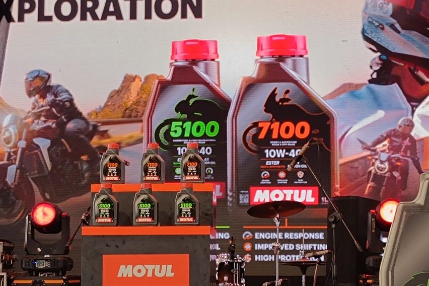 Oli motor Motul 7100 dan 5100
