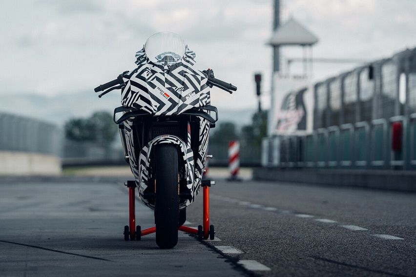 2025 KTM 990 RC from KTM 3